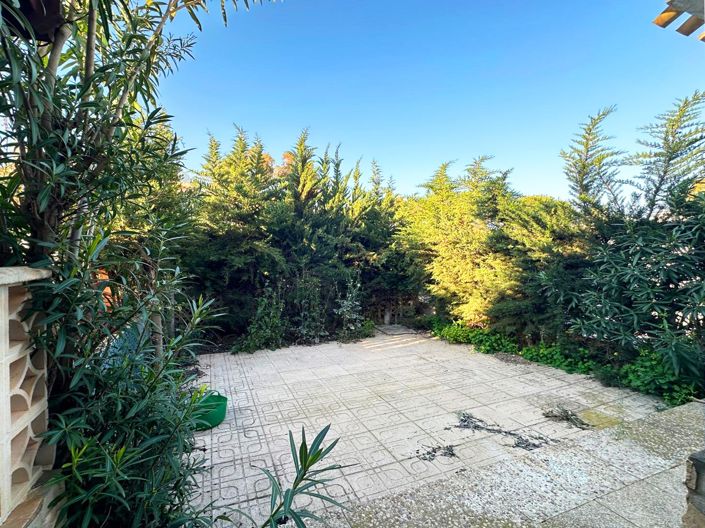 Image No.18-3 Bed Townhouse for sale