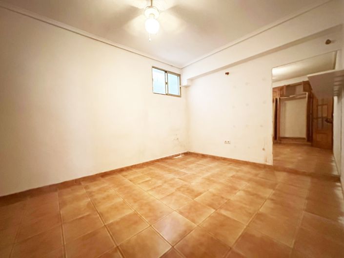 Image No.23-3 Bed Townhouse for sale