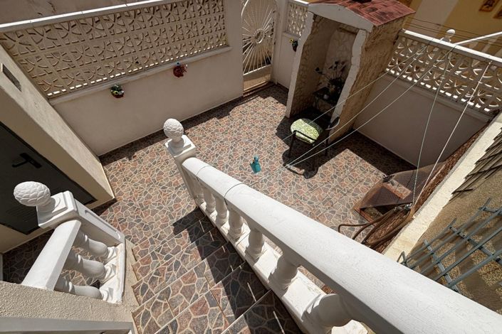 Image No.21-3 Bed Townhouse for sale