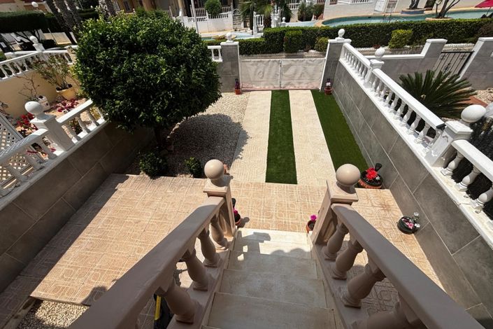 Image No.30-3 Bed Townhouse for sale