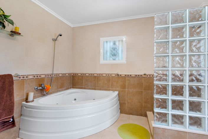 Image No.29-4 Bed Villa for sale