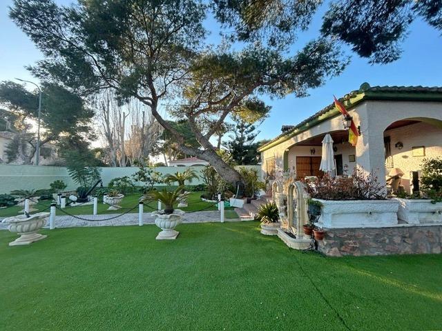 Image No.6-3 Bed Villa for sale