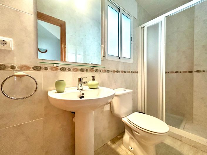 Image No.11-3 Bed Townhouse for sale