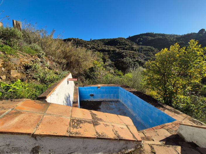 Image No.2-Maison de campagne de 1 chambre à vendre à Guaro