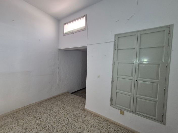 Image No.10-4 Bed Townhouse for sale