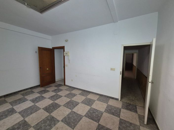 Image No.3-4 Bed Townhouse for sale