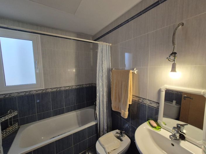 Image No.14-5 Bed Townhouse for sale