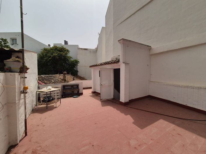 Image No.24-4 Bed Townhouse for sale