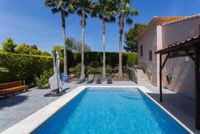 villa-for-sale-in-la-sella-pool