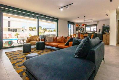 lounge-in-a-villa-for-sale-in-denia