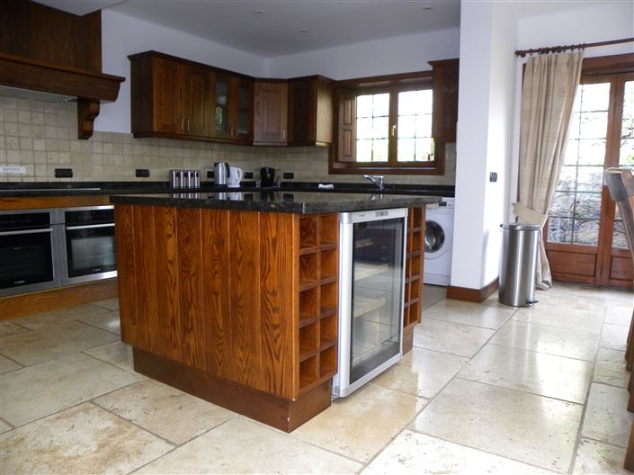 Image No.24-5 Bed House for sale