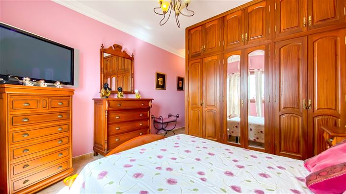 Image No.13-3 Bed House for sale