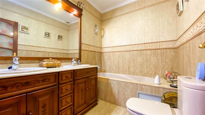 Image No.14-3 Bed House for sale