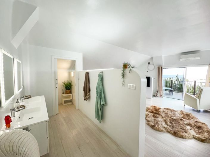 Image No.26-4 Bed Villa for sale