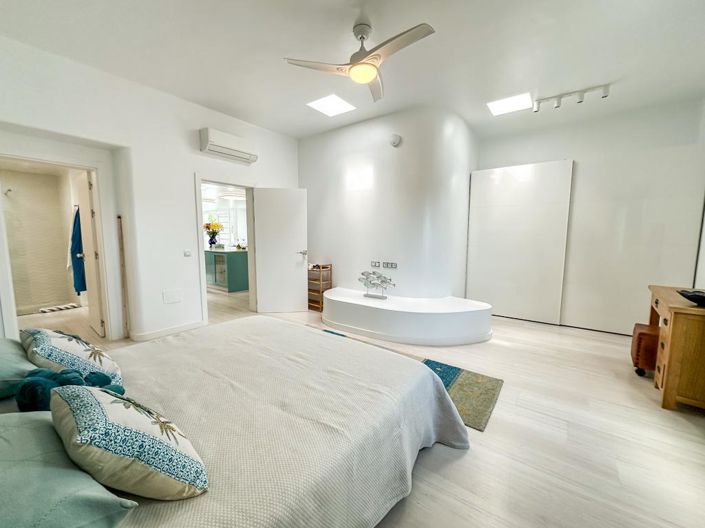 Image No.28-4 Bed Villa for sale