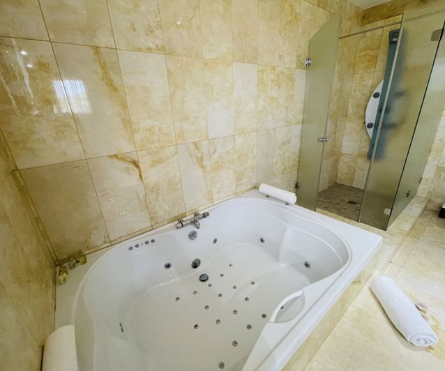 Image No.17-4 Bed Villa for sale