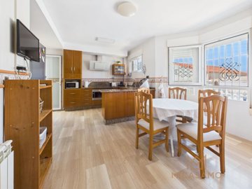 9678brightandpracticalfamilyhomeclosetothemar