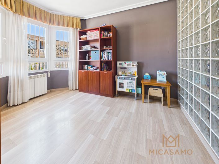 Image No.4-5 Bed Villa for sale