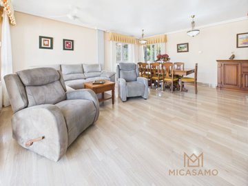 9678brightandpracticalfamilyhomeclosetothemar