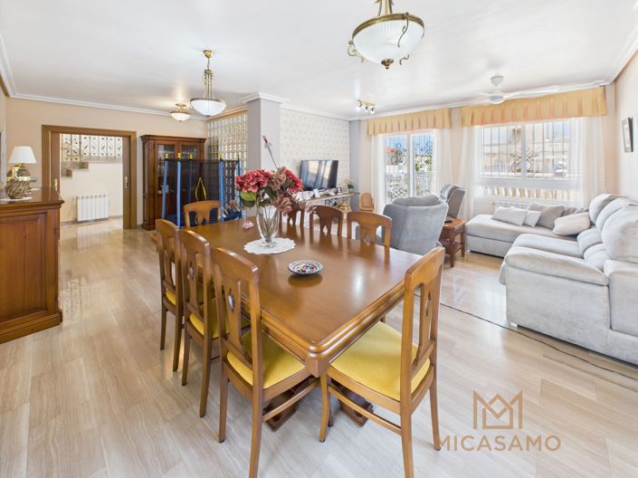 Image No.9-5 Bed Villa for sale