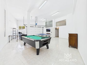 9635luxurioussevenbedroomvillawithstunningvie