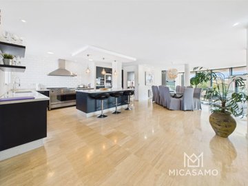 9635luxurioussevenbedroomvillawithstunningvie