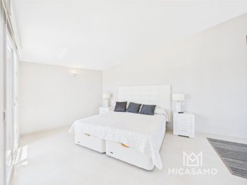 9635luxurioussevenbedroomvillawithstunningvie