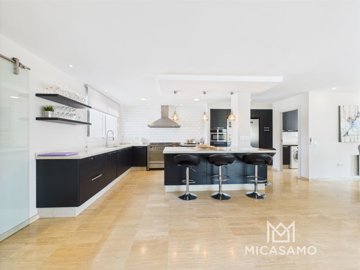 9635luxurioussevenbedroomvillawithstunningvie