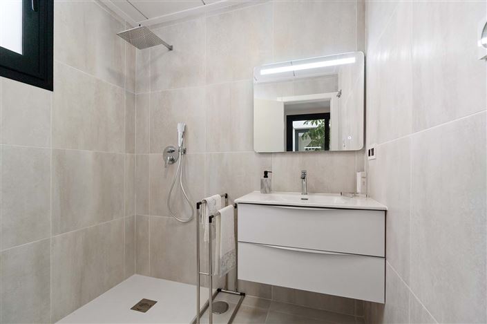 Image No.12-3 Bed Villa for sale