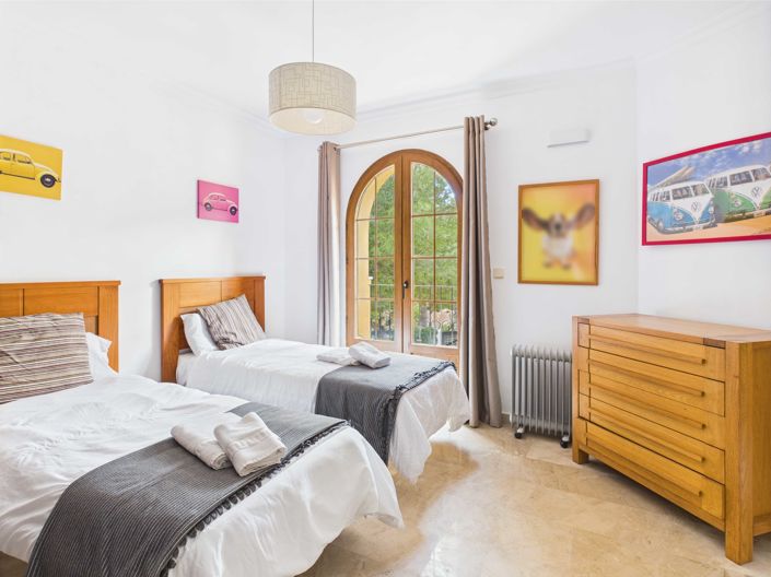 Image No.12-2 Bed Townhouse for sale