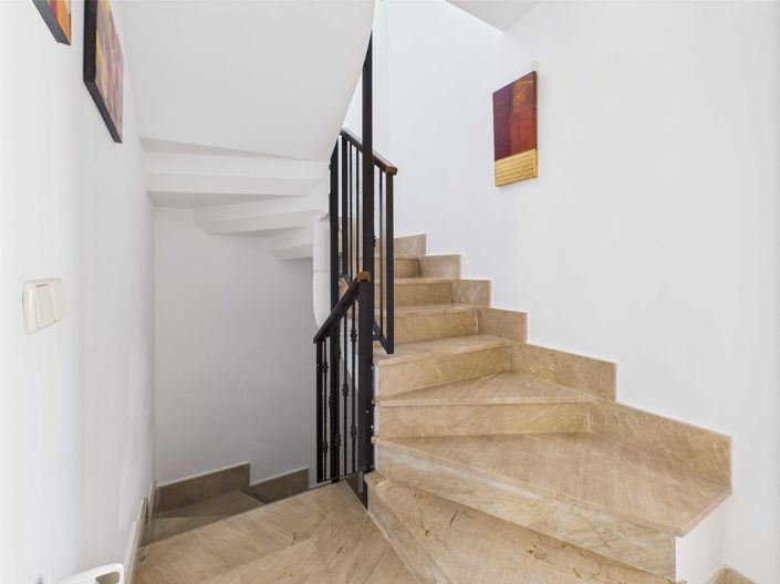 Image No.14-2 Bed Townhouse for sale