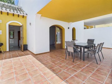 6traditionaltownhouselamangaclub010525133808c