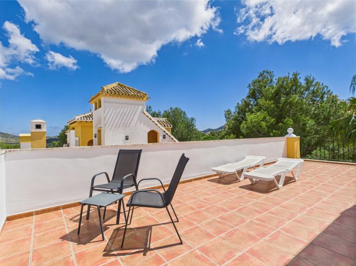 Image No.18-2 Bed Townhouse for sale