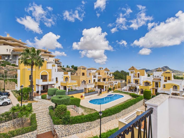 Image No.20-2 Bed Townhouse for sale