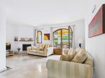 6traditionaltownhouselamangaclub010525133806c