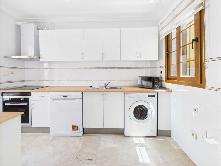 Image No.6-2 Bed Townhouse for sale