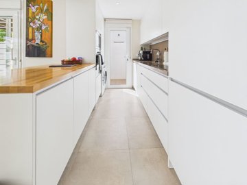 9761stylishmodernvillainmardecristal7c3bedroo