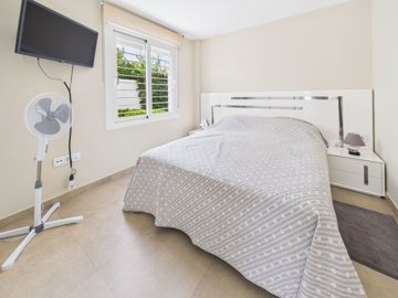 9761stylishmodernvillainmardecristal7c3bedroo