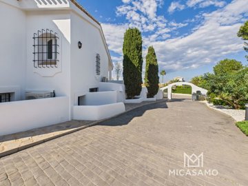 402luxurioussevenbedroomvillainlamangaclube28