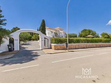 402luxurioussevenbedroomvillainlamangaclube28