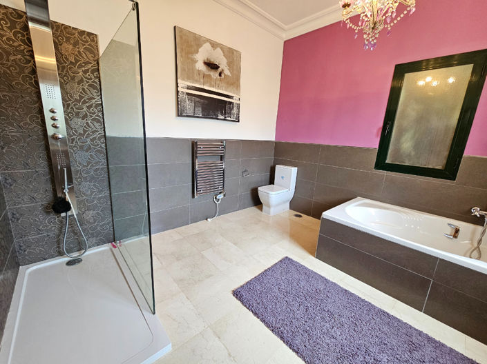 Image No.24-6 Bed Villa for sale