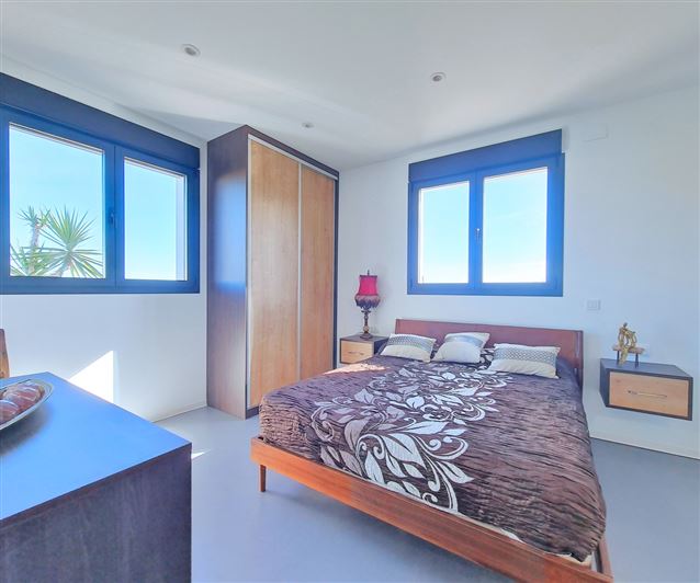 Image No.18-3 Bed Villa for sale