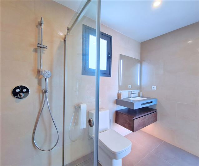 Image No.20-3 Bed Villa for sale