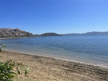 615villaonlamangastrip111223124628medium347vi