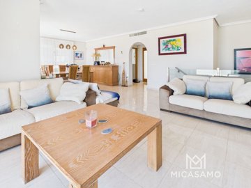 8496threebedroomvillawithstunningviews2105251