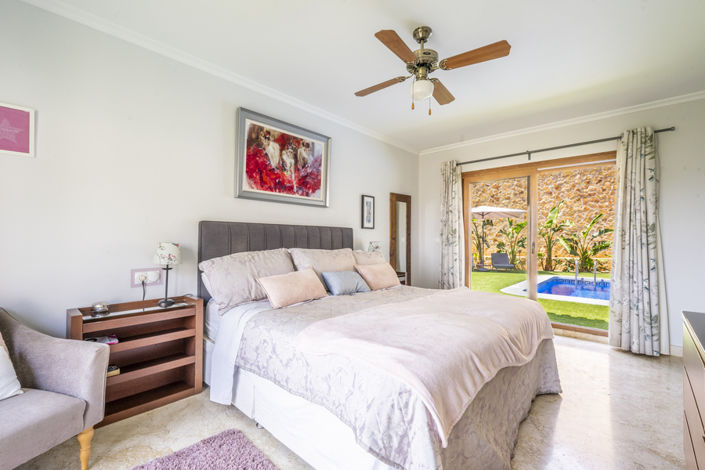 Image No.10-4 Bed Villa for sale