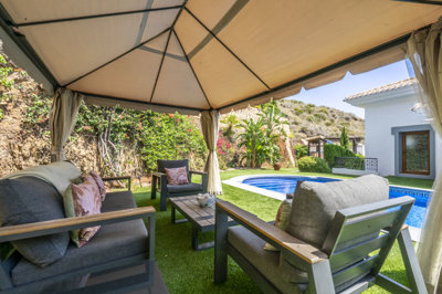 9697lamangaclubvillawithviewstothenorthcourse