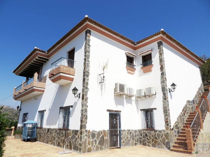 Image No.2-4 Bed Villa for sale