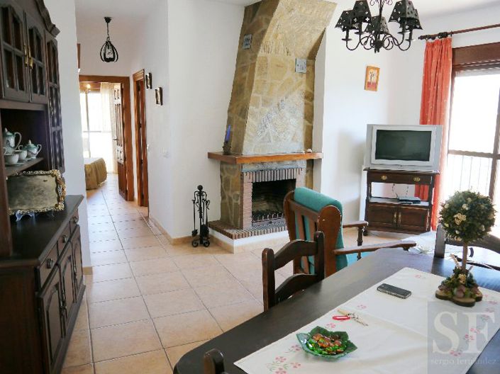 Image No.6-2 Bed Townhouse for sale