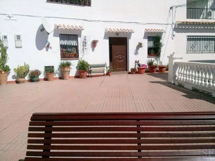 Image No.15-3 Bed Townhouse for sale